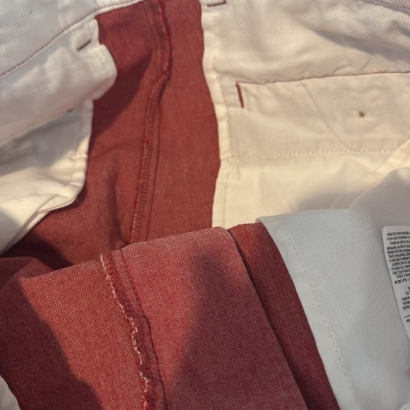 Old Navy Ultimate Slim built in flex red shorts size 32 - Picture 10 of 11